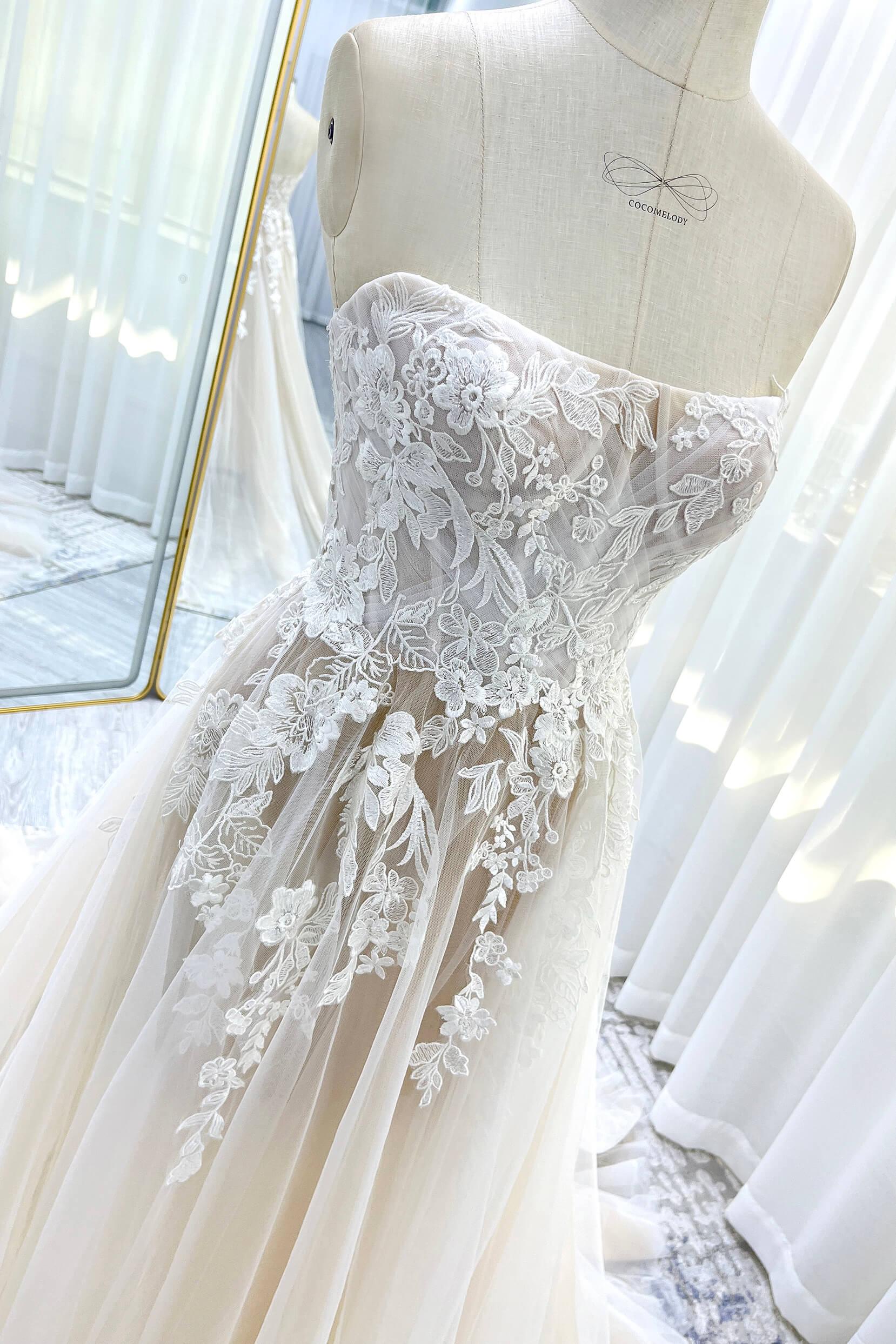 A-Line Court Train Lace Tulle Wedding Dress CW3542 - COCOMELODY