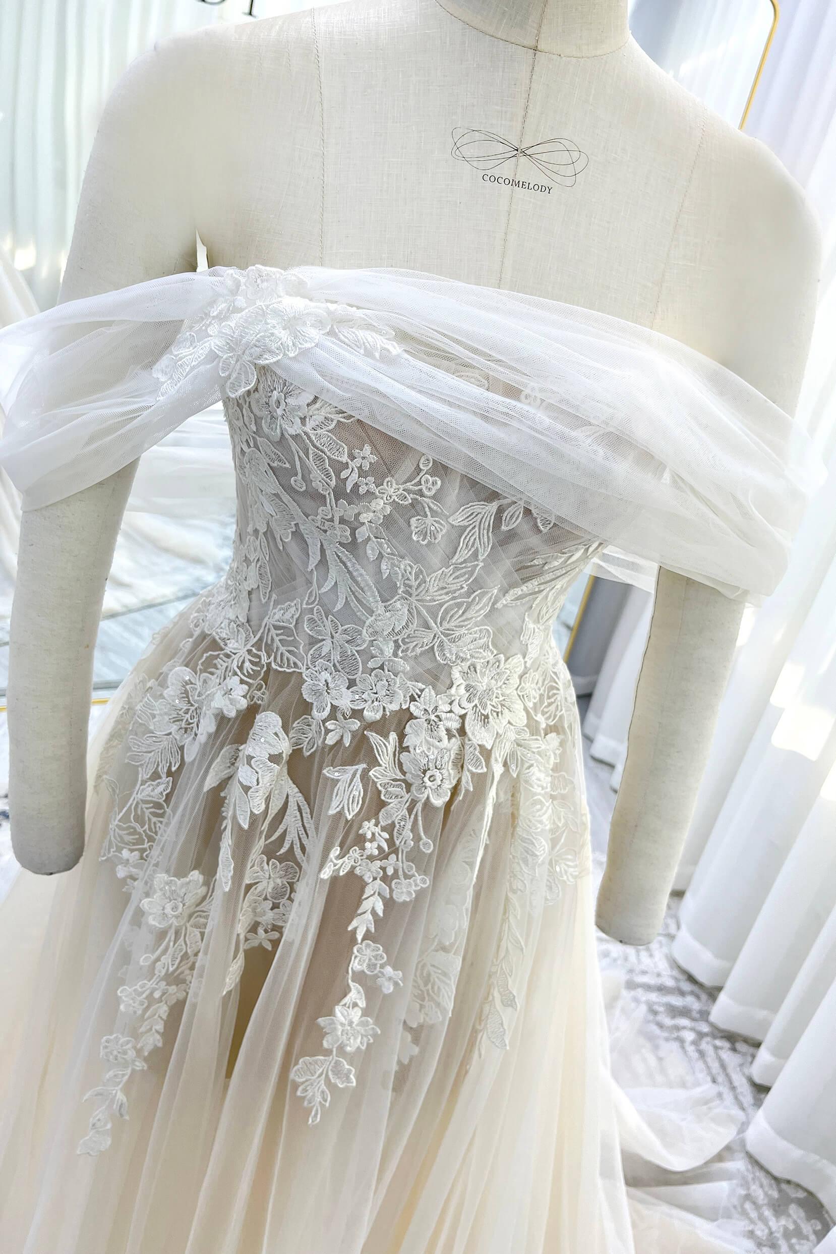 A-Line Court Train Lace Tulle Wedding Dress CW3542 - COCOMELODY