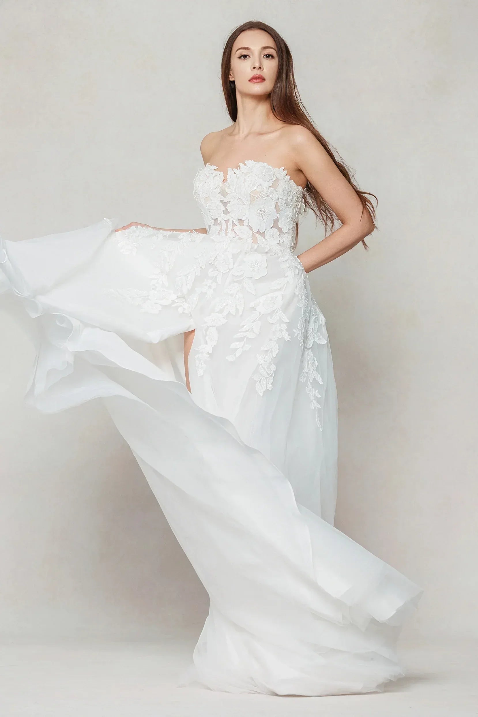A-Line Sweep-Brush Train Tulle Wedding Dress CW3590 - COCOMELODY