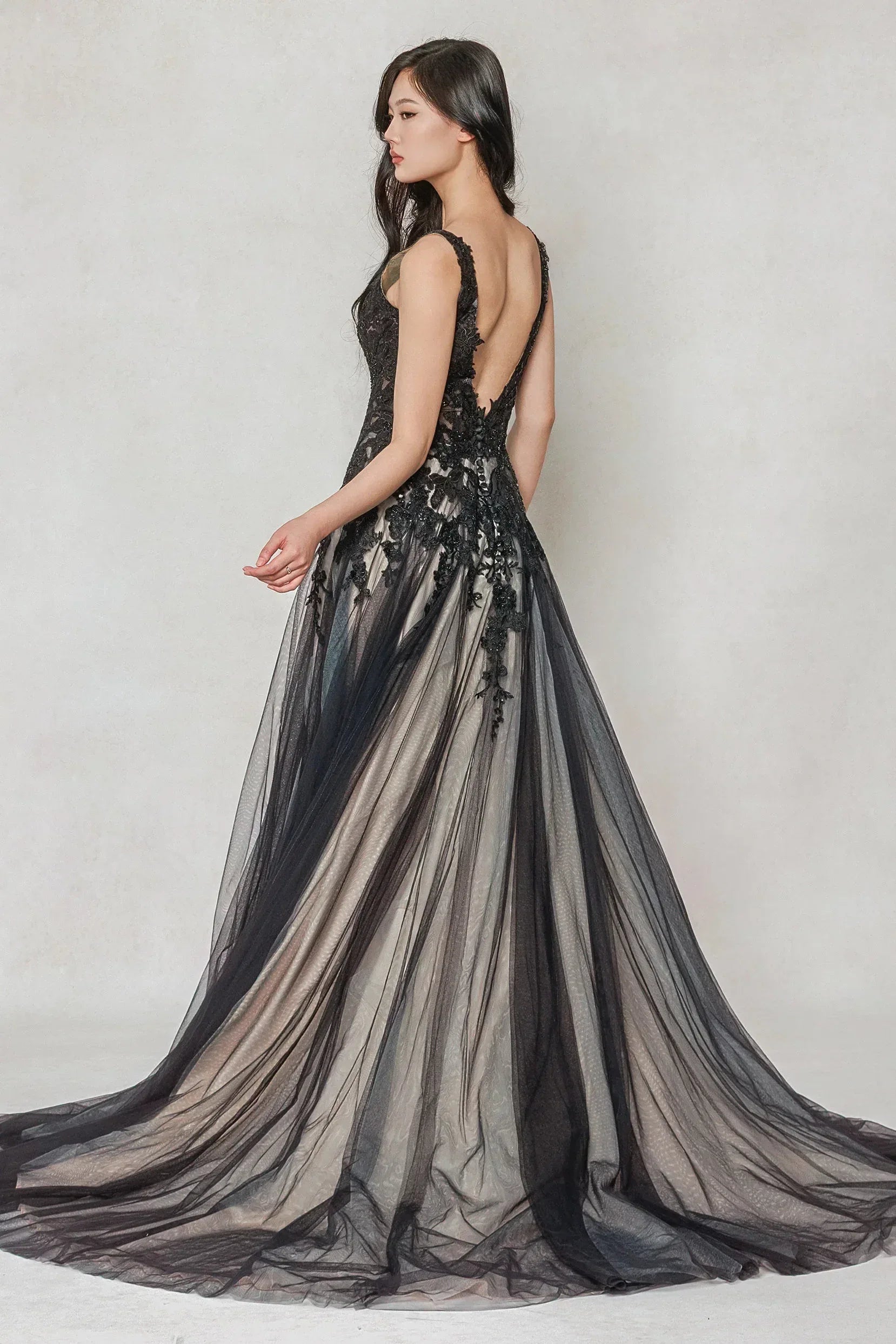 A-Line Sweep-Brush Train Tulle Wedding Dress CW3608 - COCOMELODY