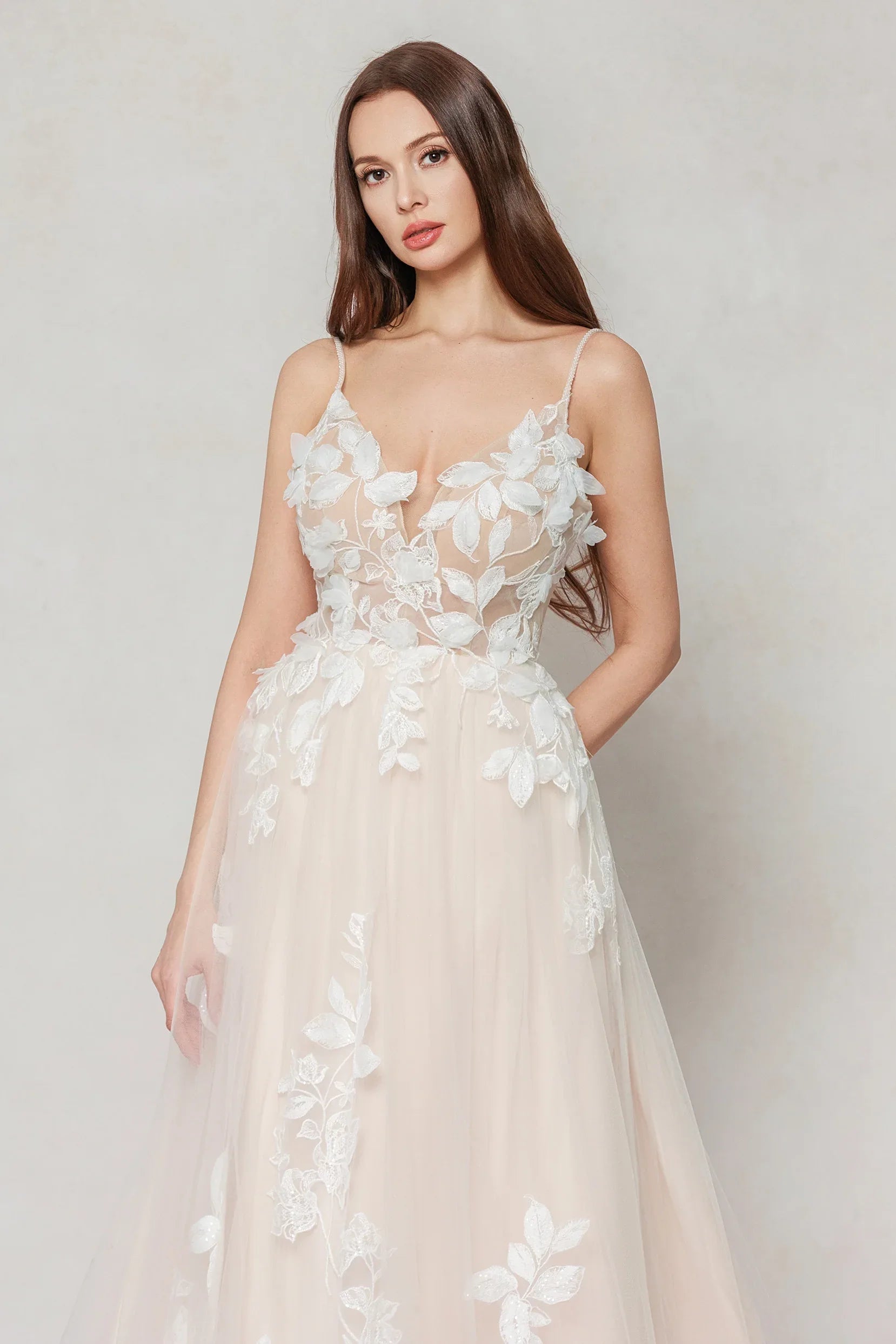 A-Line Sweep-Brush Train Tulle Wedding Dress CW3627 - COCOMELODY