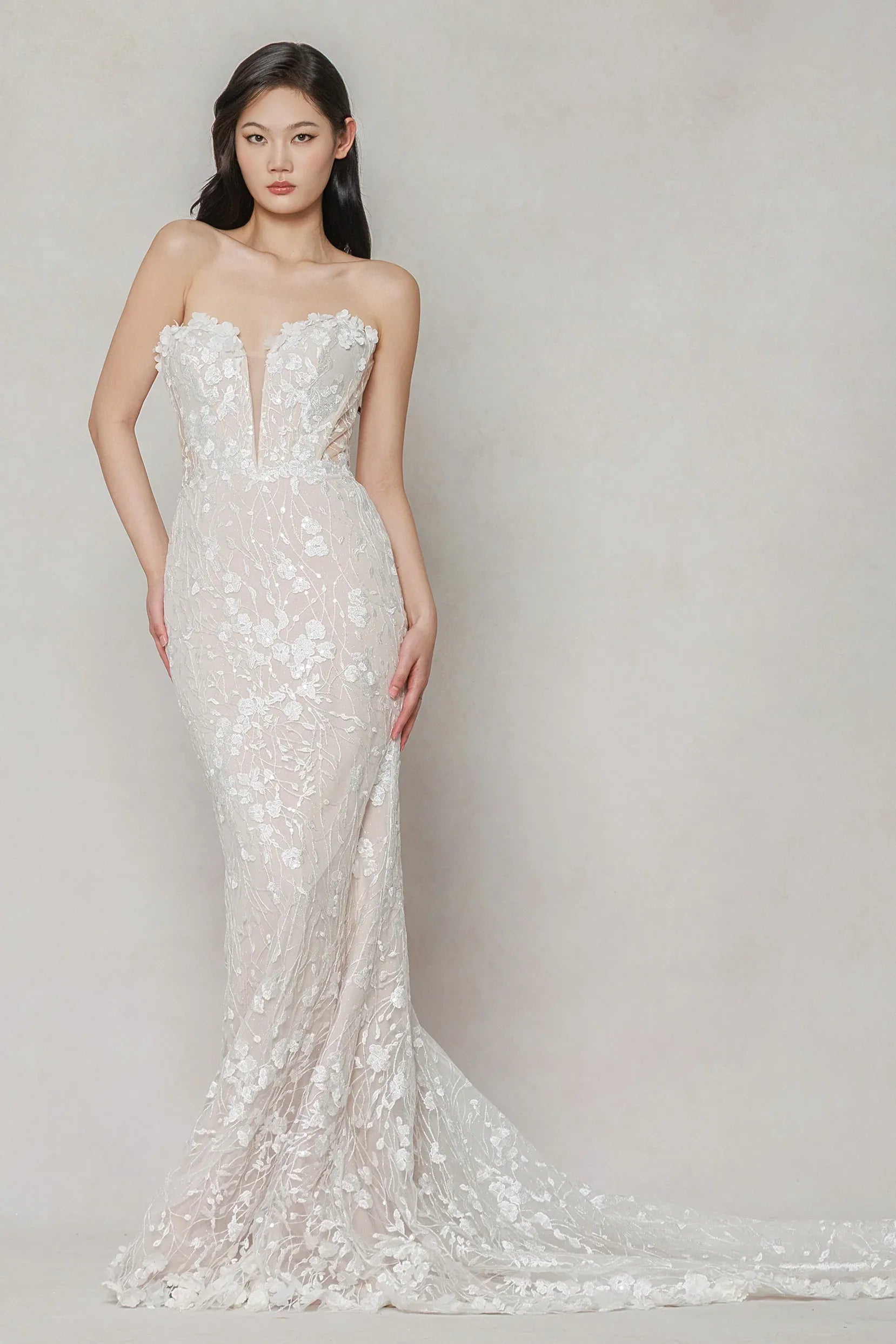 Trumpet-Mermaid Court Train Lace Wedding Dress CW3643 - COCOMELODY