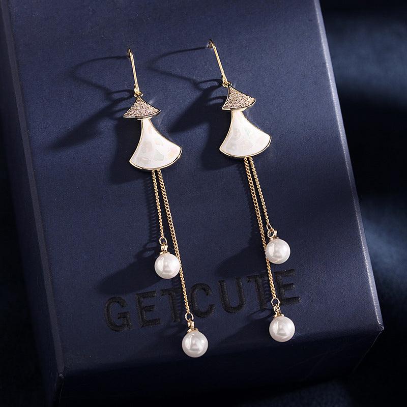 Scalloped pearl shell earrings 638241104102 - COCOMELODY
