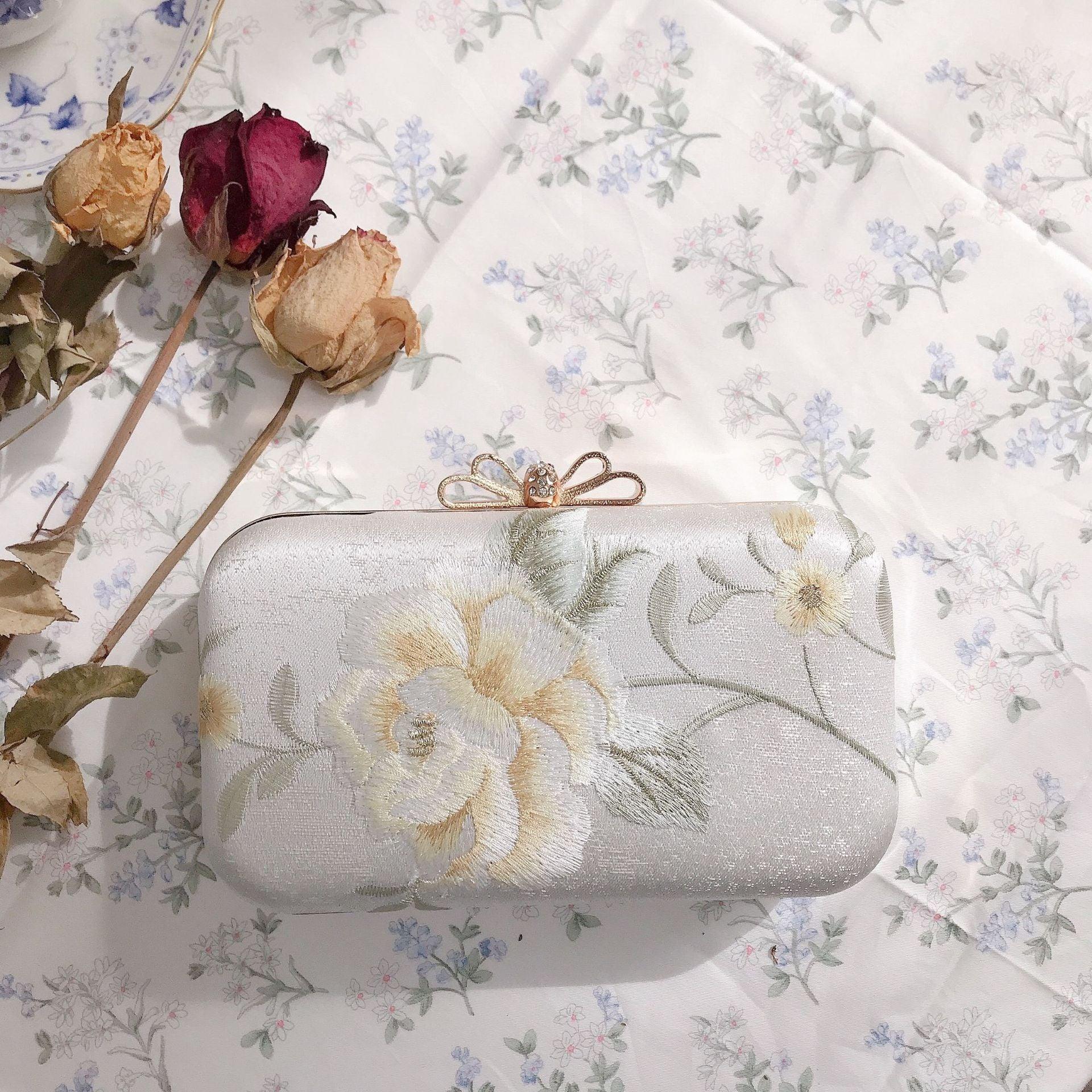 Embroidered evening bag Temperament clutch bag 681571423932 - COCOMELODY