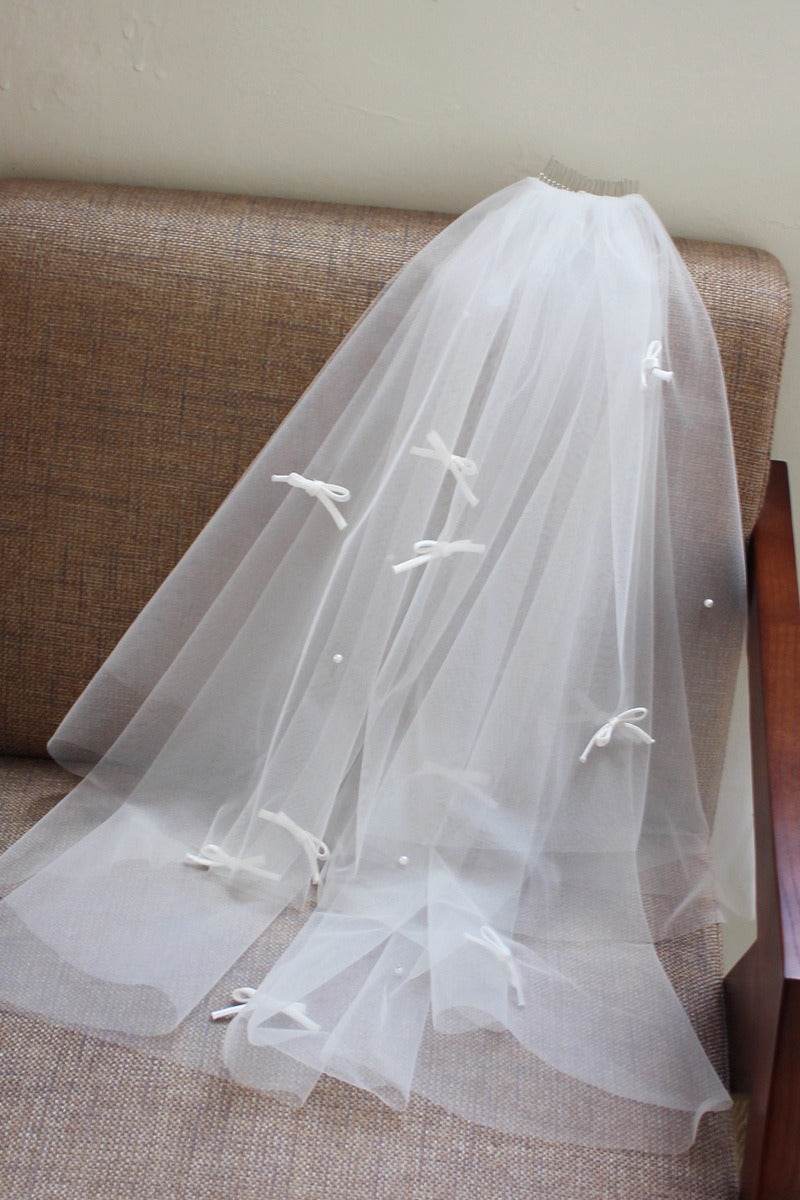 Two-tier Cut Edge Tulle Elbow Veils with Flower 884959274465 - COCOMELODY