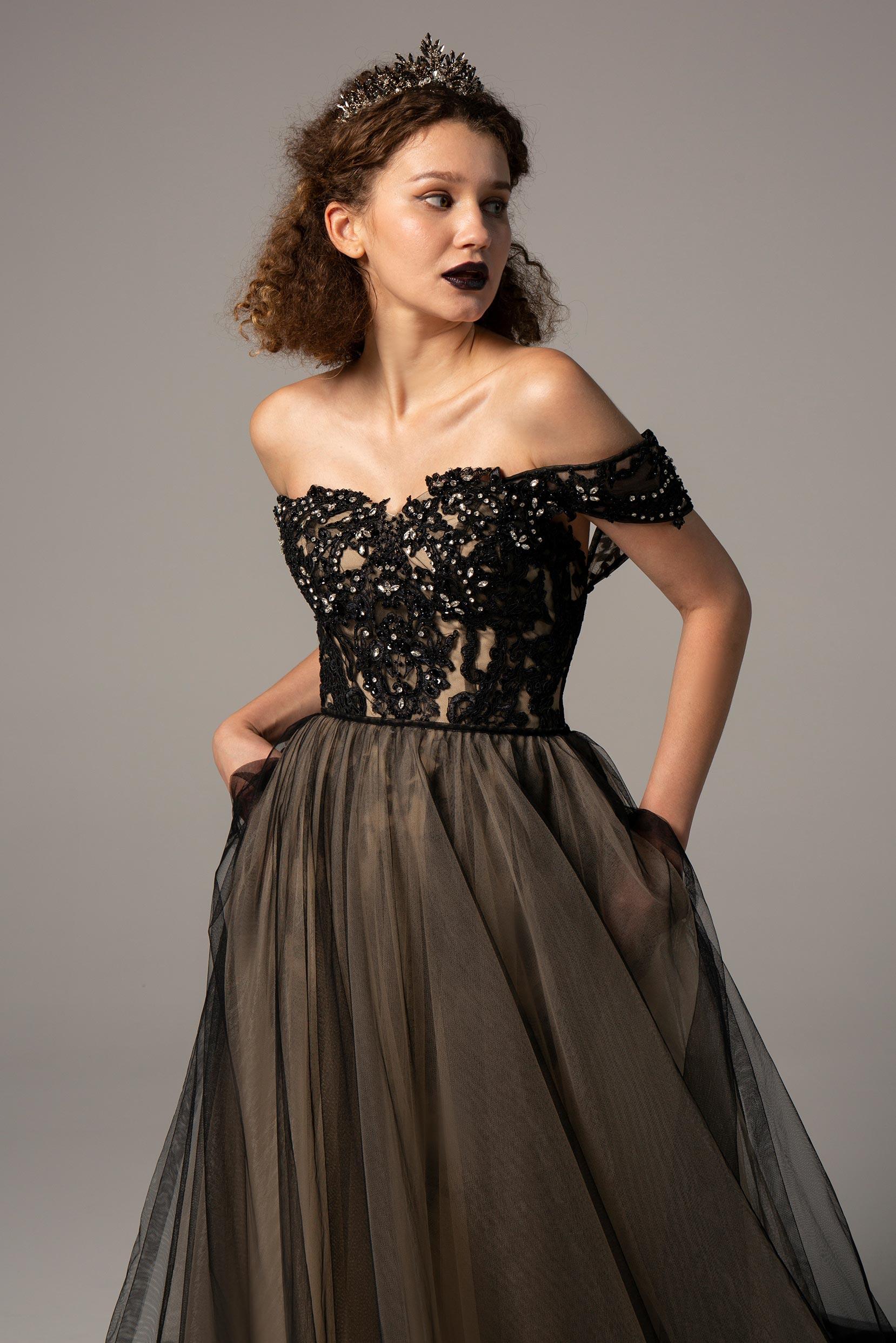 A-Line Court Train Tulle Wedding Dress CW2318 - COCOMELODY